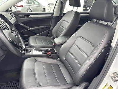 2019 Volkswagen Passat 2.0T Wolfsburg Edition Auto