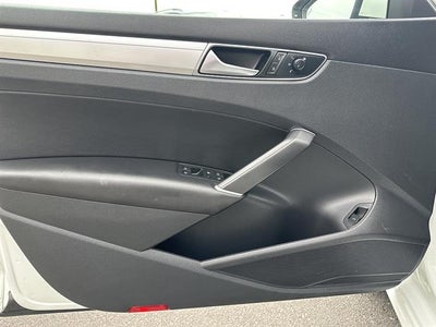 2019 Volkswagen Passat 2.0T Wolfsburg Edition Auto