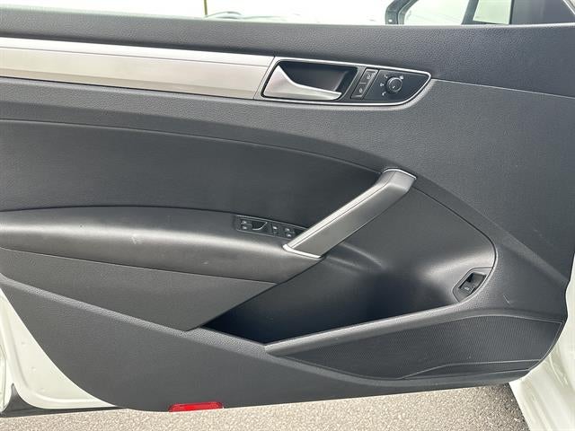 2019 Volkswagen Passat 2.0T Wolfsburg Edition Auto