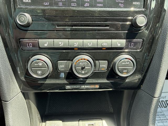 2020 Volkswagen Passat 2.0T R-Line Auto