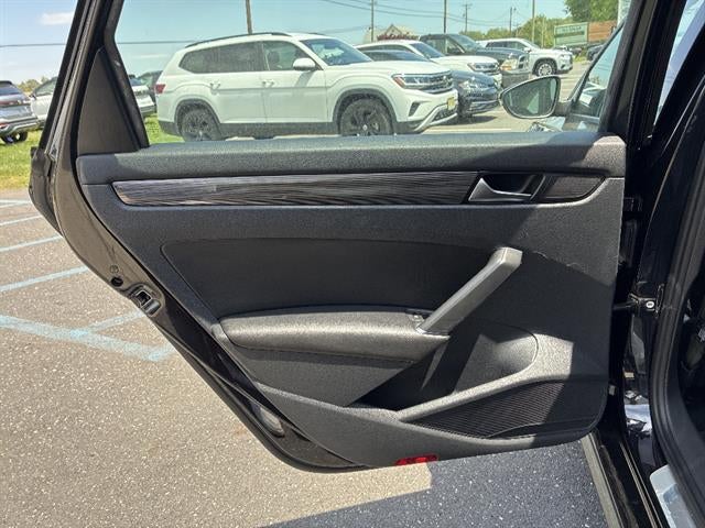 2020 Volkswagen Passat 2.0T R-Line Auto