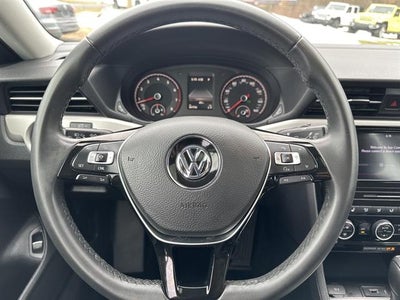 2022 Volkswagen Passat 2.0T SE