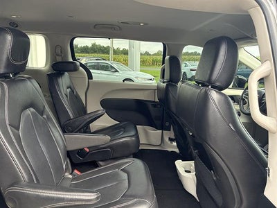 2022 Chrysler Pacifica Touring L FWD