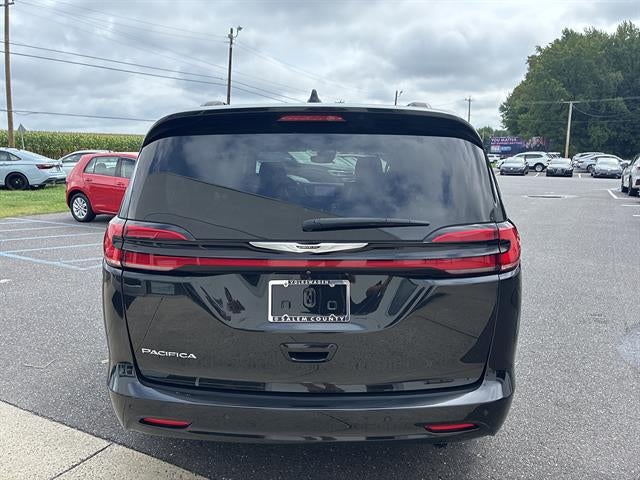 2022 Chrysler Pacifica Touring L FWD