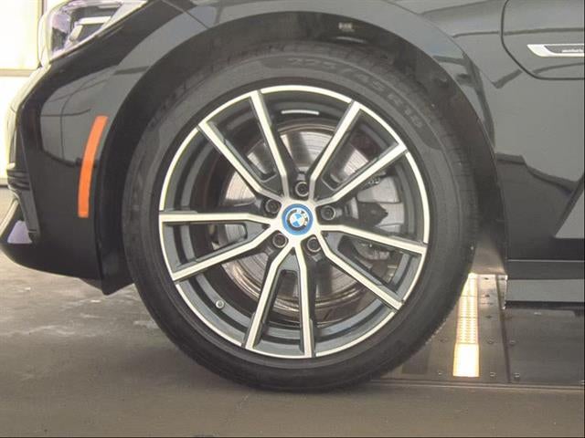 2022 BMW 330e xDrive 330e xDrive Plug-In Hybrid North America