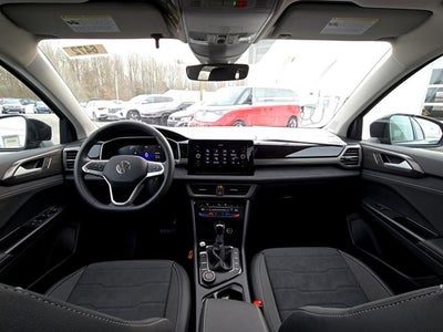 2026 Volkswagen Taos SE Black 4Motion