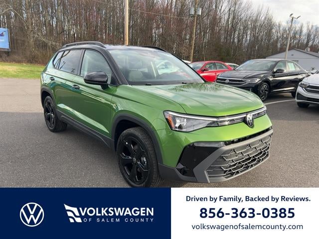 2025 Volkswagen Taos SE Black 4MOTION