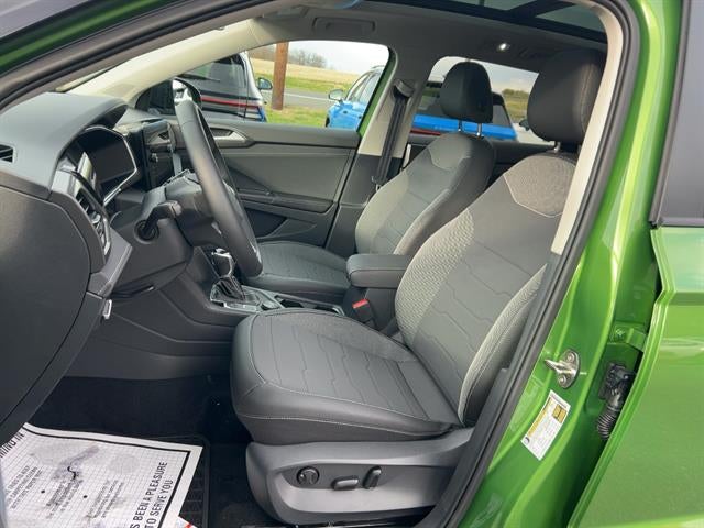 2025 Volkswagen Taos SE Black 4MOTION