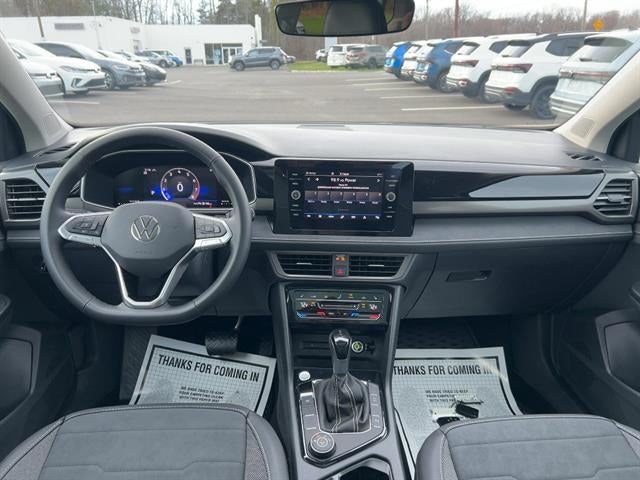 2025 Volkswagen Taos SE Black 4MOTION