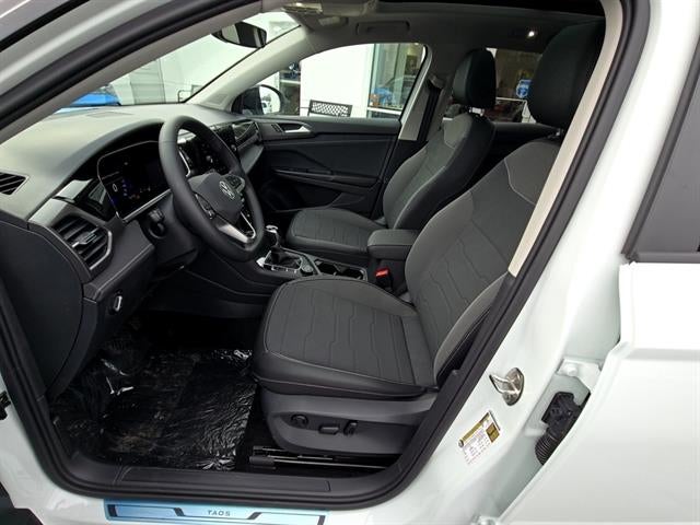 2026 Volkswagen Taos SE Black