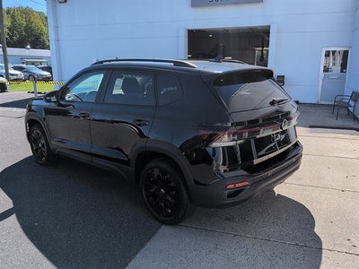2026 Volkswagen Taos SE Black FWD