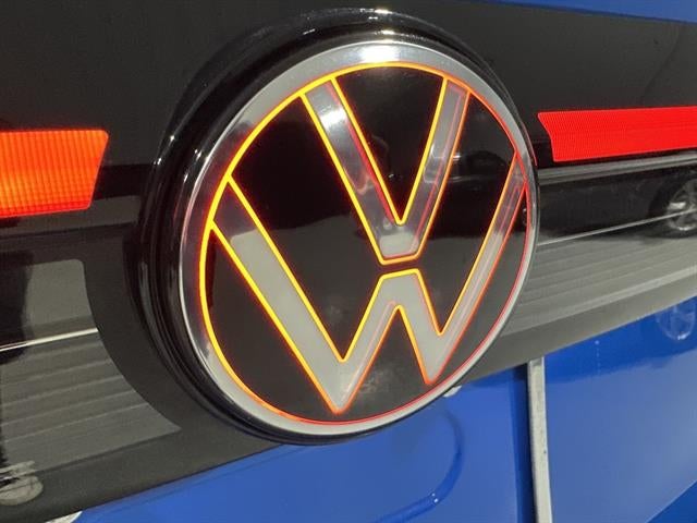 2025 Volkswagen Taos SE Black