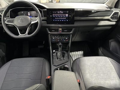 2025 Volkswagen Taos SE Black