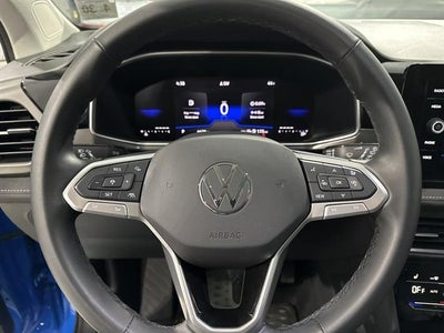 2025 Volkswagen Taos SE Black