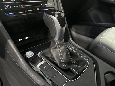 2025 Volkswagen Taos SE Black