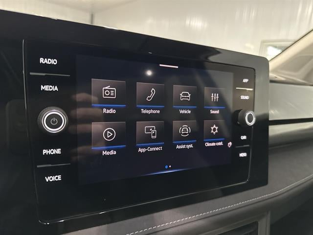 2025 Volkswagen Taos SE Black