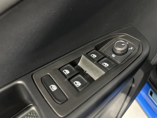 2025 Volkswagen Taos SE Black