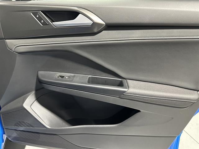 2025 Volkswagen Taos SE Black