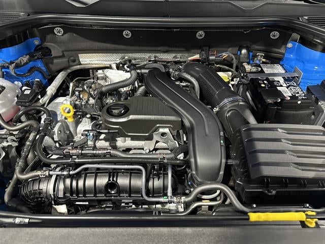 2025 Volkswagen Taos SE Black