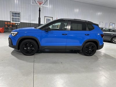 2025 Volkswagen Taos SE Black