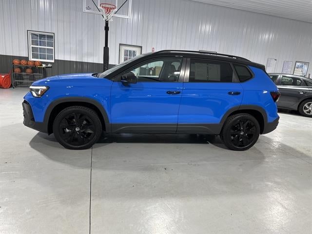 2025 Volkswagen Taos SE Black