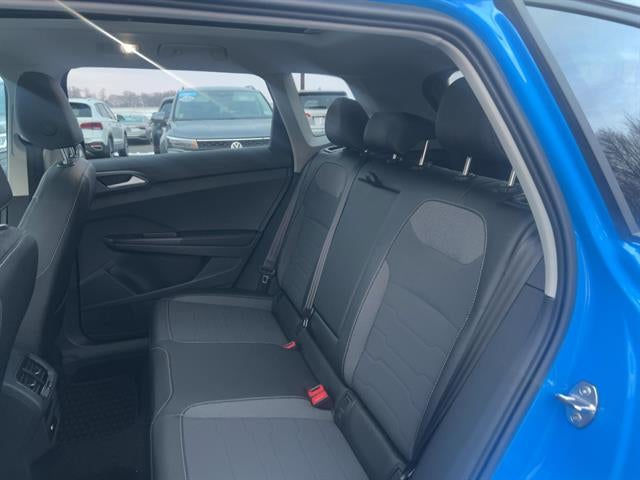 2025 Volkswagen Taos SE Black FWD