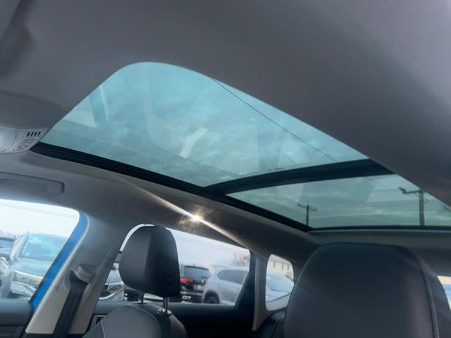 2025 Volkswagen Taos SE Black FWD