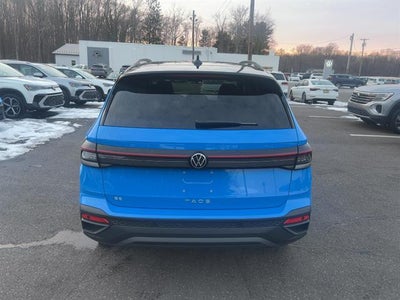 2025 Volkswagen Taos SE Black FWD