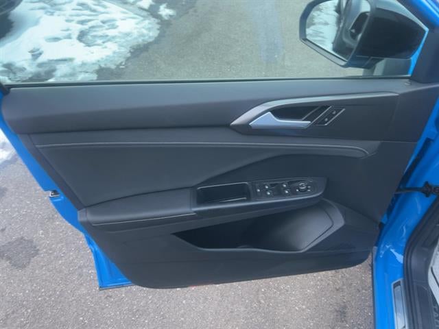 2025 Volkswagen Taos SE Black FWD