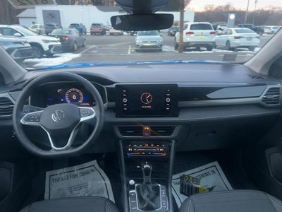 2025 Volkswagen Taos SE Black FWD