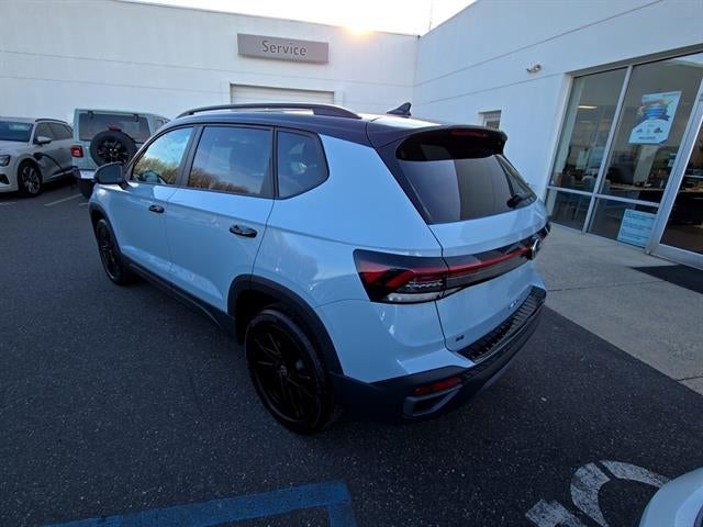 2026 Volkswagen Taos SE Black