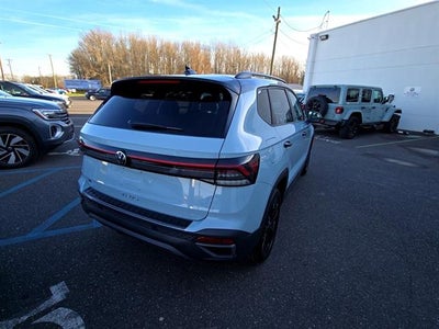 2026 Volkswagen Taos SE Black