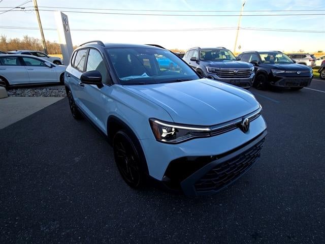 2026 Volkswagen Taos SE Black