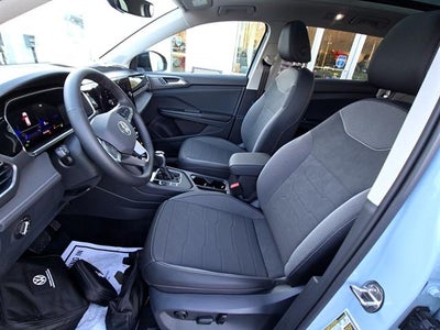 2026 Volkswagen Taos SE Black