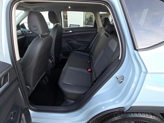 2026 Volkswagen Taos SE Black