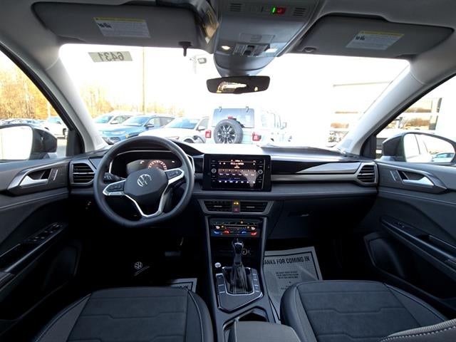 2026 Volkswagen Taos SE Black