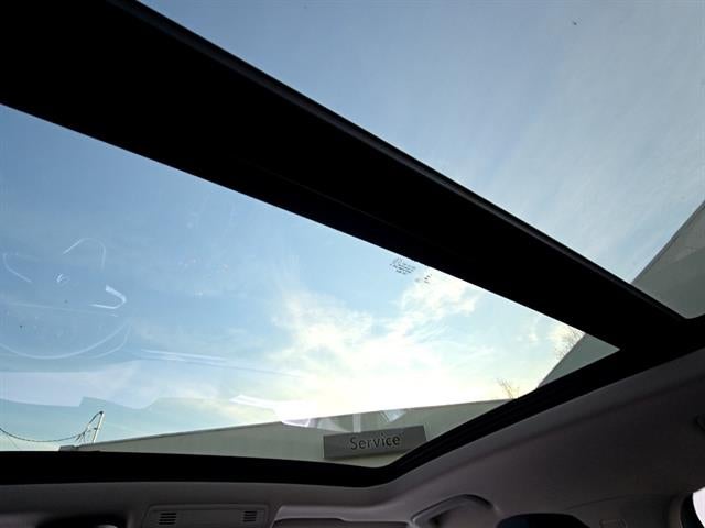 2026 Volkswagen Taos SE Black