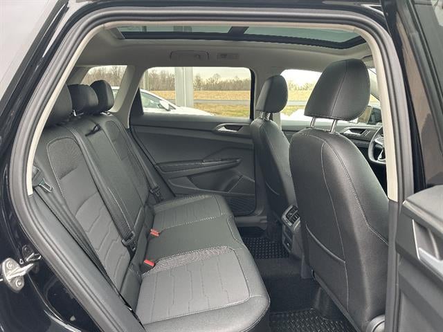 2025 Volkswagen Taos SE Black