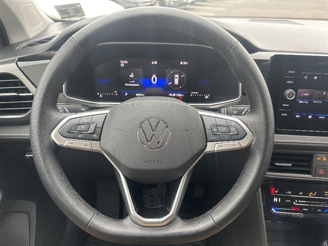 2025 Volkswagen Taos SE Black
