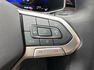 2025 Volkswagen Taos SE Black