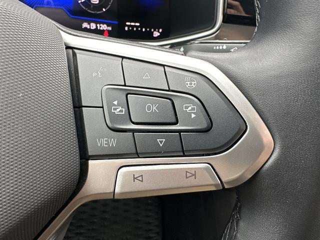 2025 Volkswagen Taos SE Black