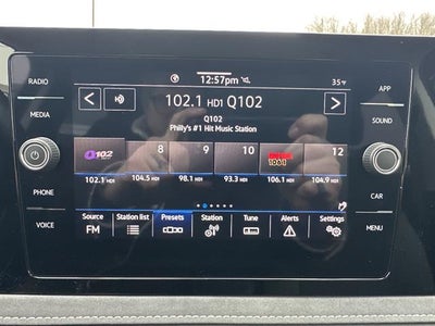 2025 Volkswagen Taos SE Black