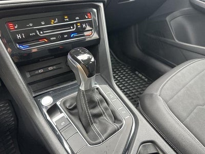 2025 Volkswagen Taos SE Black