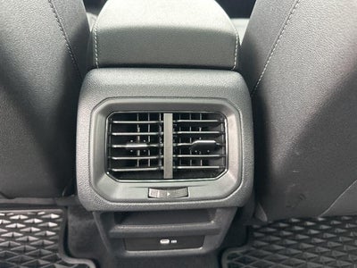 2025 Volkswagen Taos SE Black