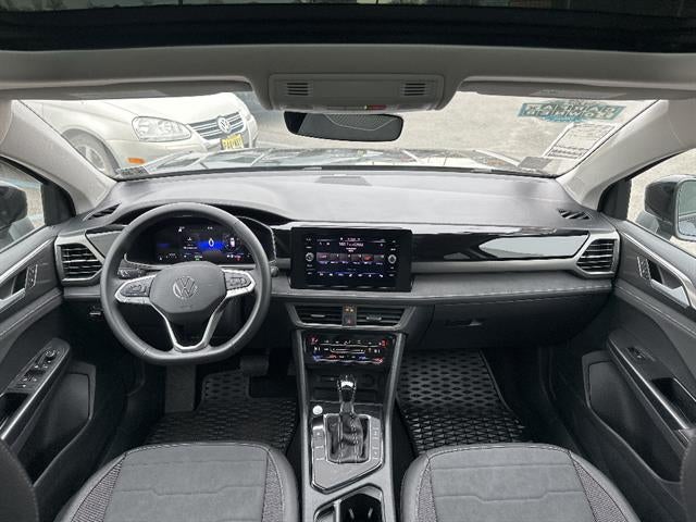 2025 Volkswagen Taos SE Black