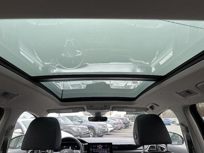 2025 Volkswagen Taos SE Black