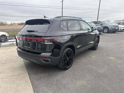 2025 Volkswagen Taos SE Black