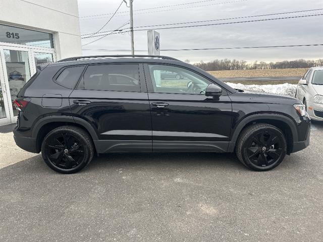 2025 Volkswagen Taos SE Black