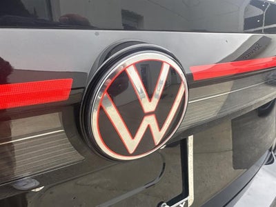 2025 Volkswagen Taos SE Black