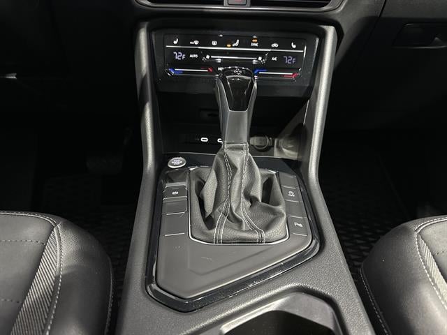 2025 Volkswagen Taos SE Black